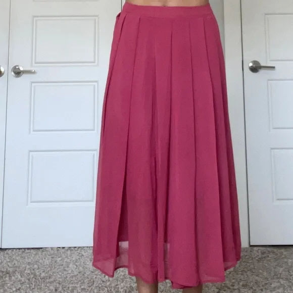Pink Pleated Skirt - Picture 4 of 5